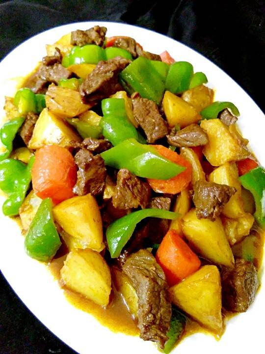 Curry Beef with Bell Peppers and Onion / 咖哩牛肉